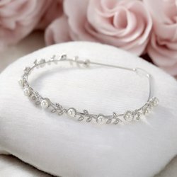 Slv hrbjle med klare krystal og hvide perler