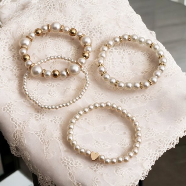 4 smukke armbnd med flotte detaljer 