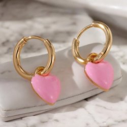 reringe med lyserde hjerter