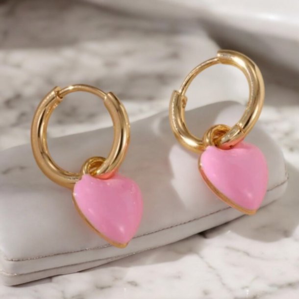 reringe med lyserde hjerter