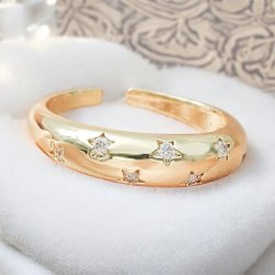 Smuk justerbar ring med zirkonia sten