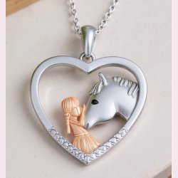 Smuk halskde med hest og rhinesten