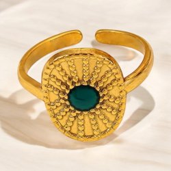 Forgyldt ring med smuk grn perle