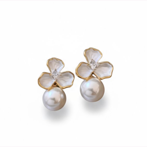 Forgyldte reringe med blomster og perler