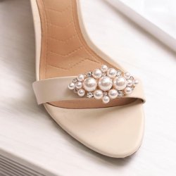 Forgyldt sko smykke med rhinsten og smukke perler