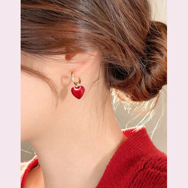 reringe med rde hjerter