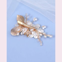 Guldfarvet hrclips med 2 smukke store blomster, sm blomster og perler 