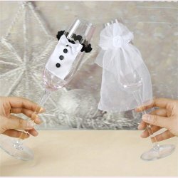 Sdt st til brudeparrets vinglas 