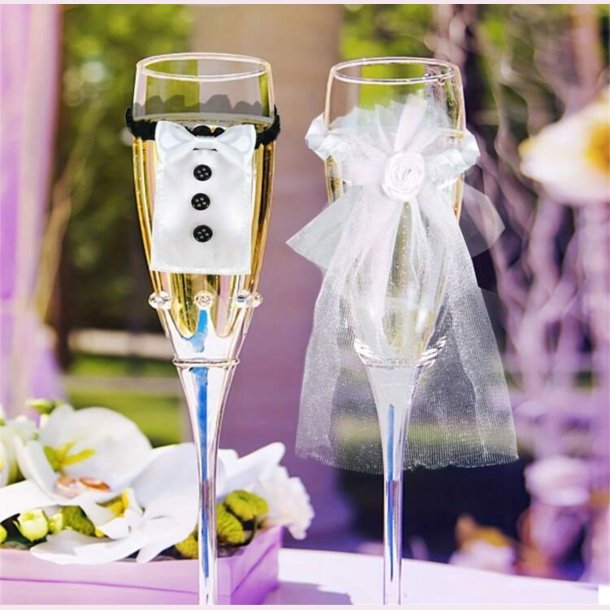 Sdt st til brudeparrets vinglas 