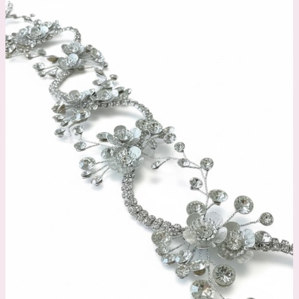 Elegant h�rsmykke med krystaller og blomster - S�lv