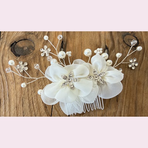 Romantisk h�rkam med blomster, perler og krystaller