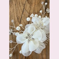 Romantisk h�rkam med blomster, perler og krystaller