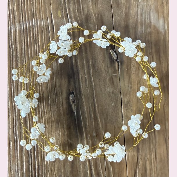 Langt h�r smykke med fine hvide blomster - Gylden