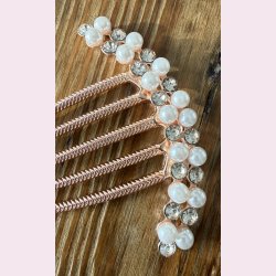 Elegant h�rsmykke med perler og sten