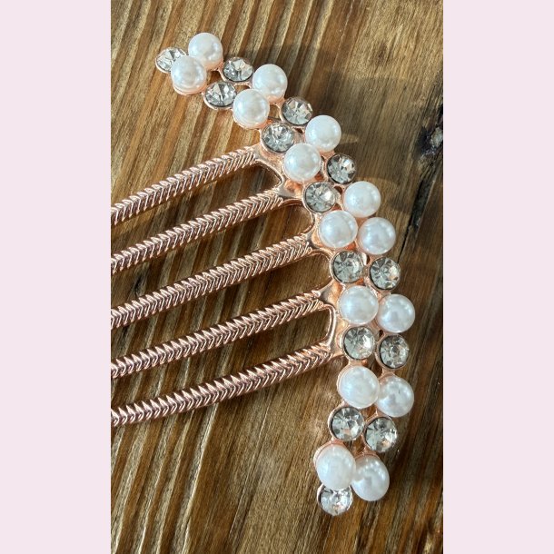 Elegant h�rsmykke med perler og sten