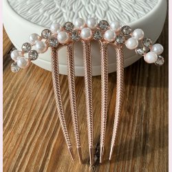 Elegant h�rsmykke med perler og sten