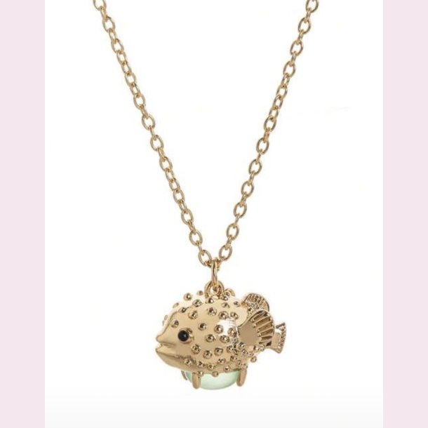 Unik halsk�de med guldfarvet fisk�