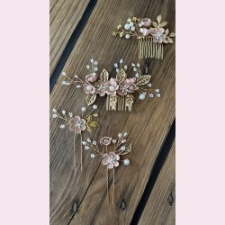 Guld farvet hrnl med blomster og rhinesten - Sart lyserd