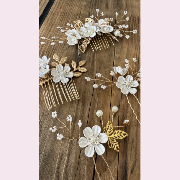 4 stk. Forgyldte hrnle med blomster og rhinesten - Hvid