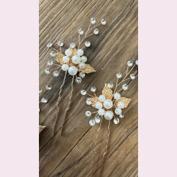 3 stk. Guldfarvet hrnle med hvide perler, krystalperler og guld blade 