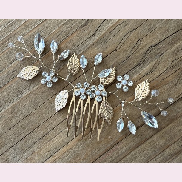 Forgyldt hrnl med klare perler og krystal blomster