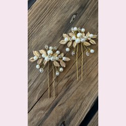 2 stk. Hrnle med hvide perler, krystalperler og forgyldte blade 