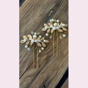 2 stk. Hrnle med hvide perler, krystalperler og forgyldte blade 