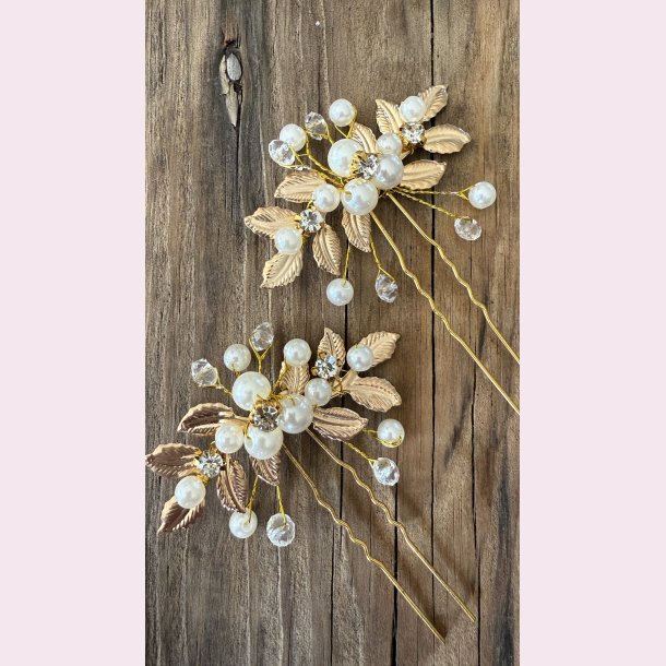 2 stk. Hrnle med hvide perler, krystalperler og forgyldte blade 