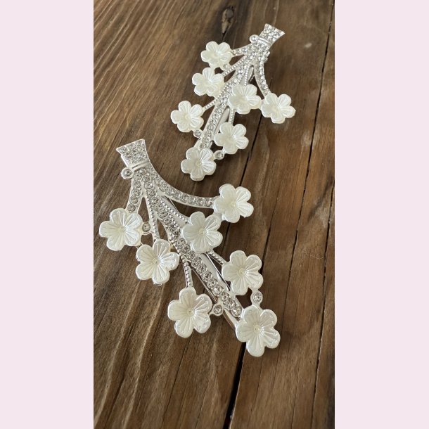 2 stk. Hrclips med sde hvide blomster - Slv