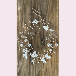 Langt hr smykke med fine hvide blomster - Forgyldt