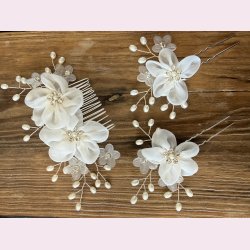 H�rpynt s�t med blomster og perler