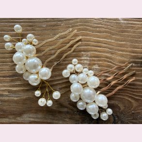 Forgyldte h�rn�le med de fineste hvide perler 