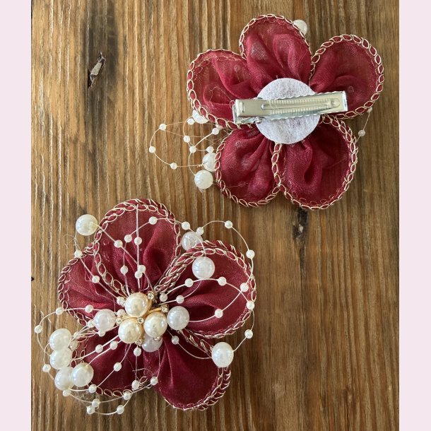 2 smukke blomster h�rclips -R�d