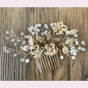 Forgyldt hrnl med krystalpeler og forgyldte blomster