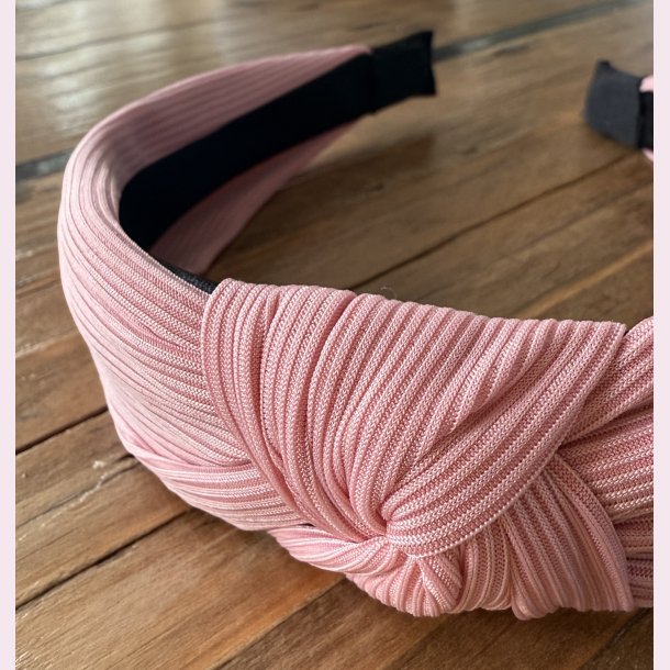 Hrbjle i lkkert bldt stof - Lyserd