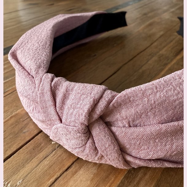 Hrbjle i lkkert bldt stof - Lyserd 