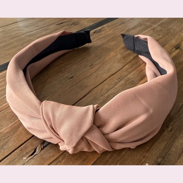 Hrbjle i lkkert bldt stof 