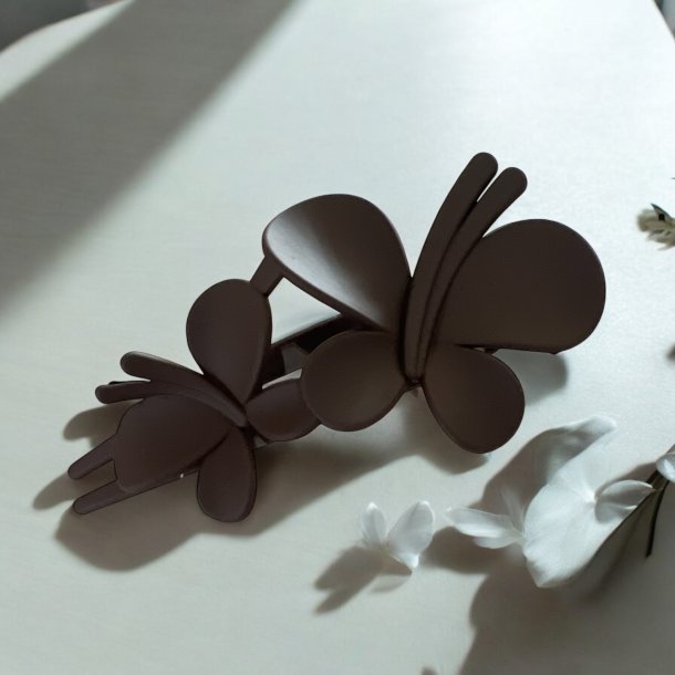 Hrspnde med 2 sommerfugle - Brun