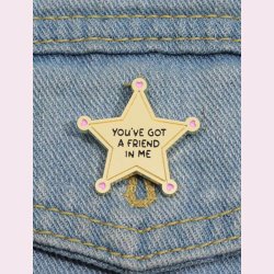Friend star pins