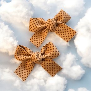 2 sljfer latte farvede med prikker