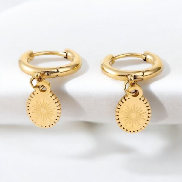 Hoops med smukt vedhng - Forgyldt