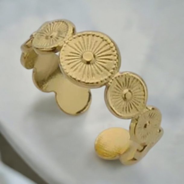 Ring med smukt mnster - Forgyldt