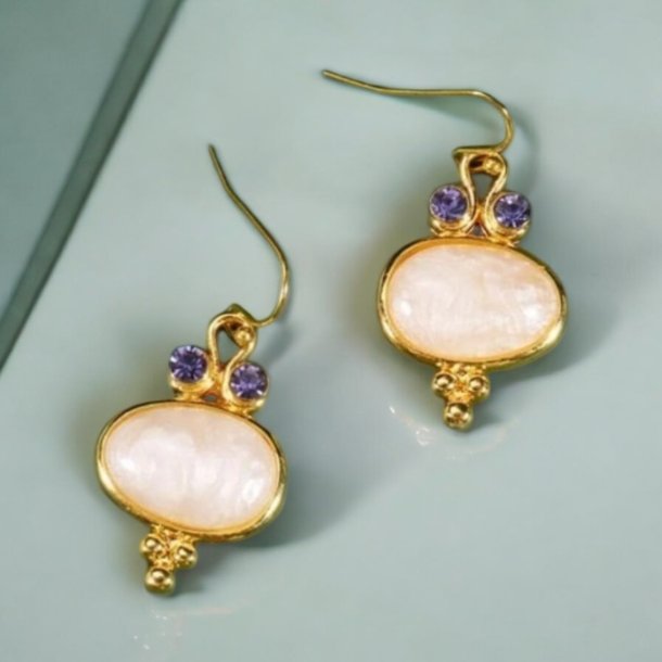 reringe med smukke lilla zirkonia sten