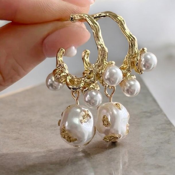 reringe med hvide perler og guld glimmer - Forgyldt