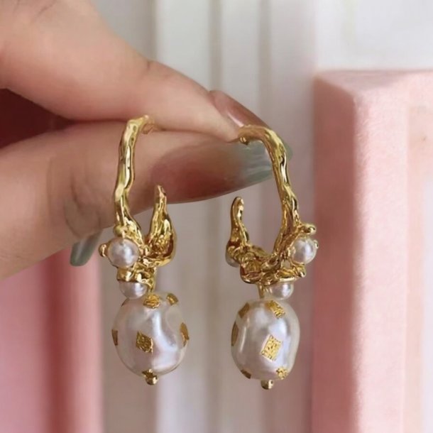 reringe med hvide perler og guld glimmer - Forgyldt