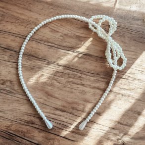 Hrbjle med smukke hvide perler og sd sljfe