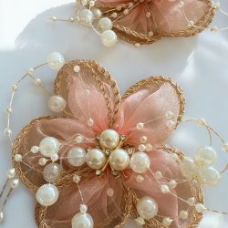 2 smukke blomster h�rclips -Lyser�d