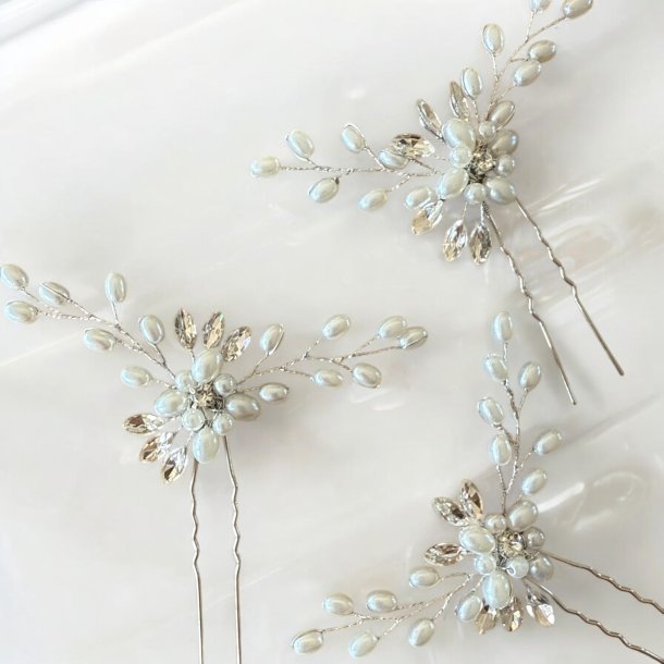 3 stk. Slv hrnle med hvide perler, krystalperler og slv blade 