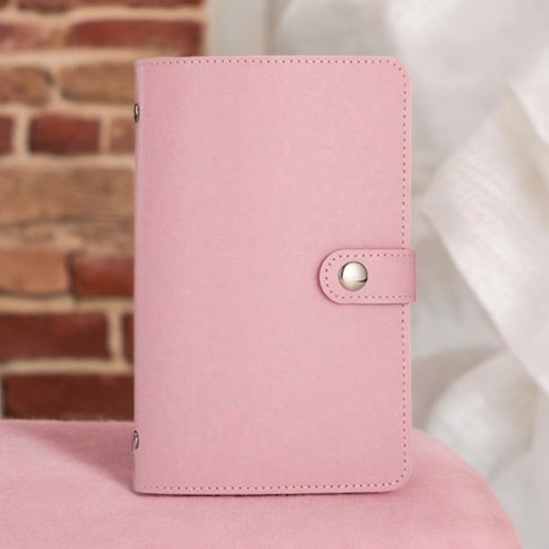 Stor pengebog eller Cash Stuffing bog i kunst lder. 50 stk. plastik sider - Lyserd