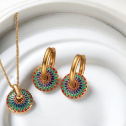 Smykke st med flotte farver - Gylden